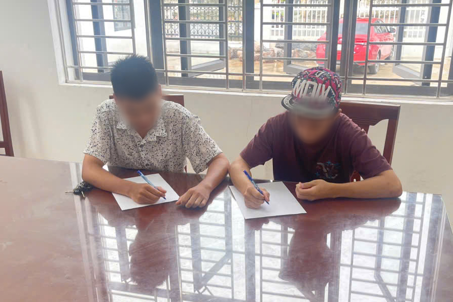 Công an xã Hà Đông lập hồ sơ giáo dục tại xã đối với 02 trường hợp thanh thiếu niên vi phạm pháp luật